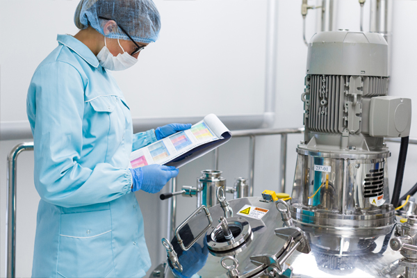 Woman working in the process chemical industry